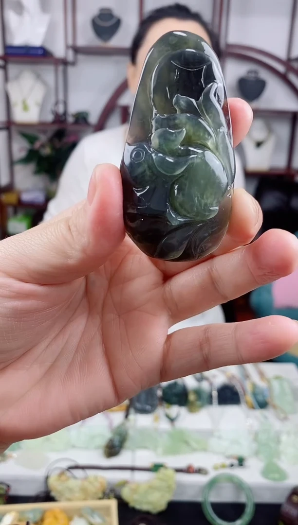 未镶嵌岫玉颈饰凤九