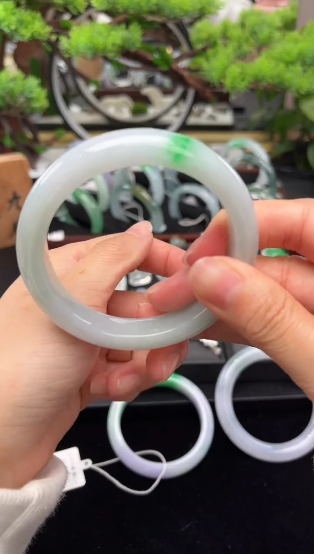 未镶嵌手镯翡翠手镯