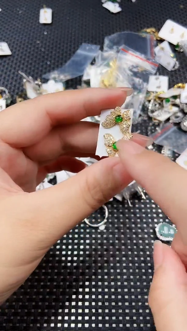 翡翠未镶嵌耳饰1111111111