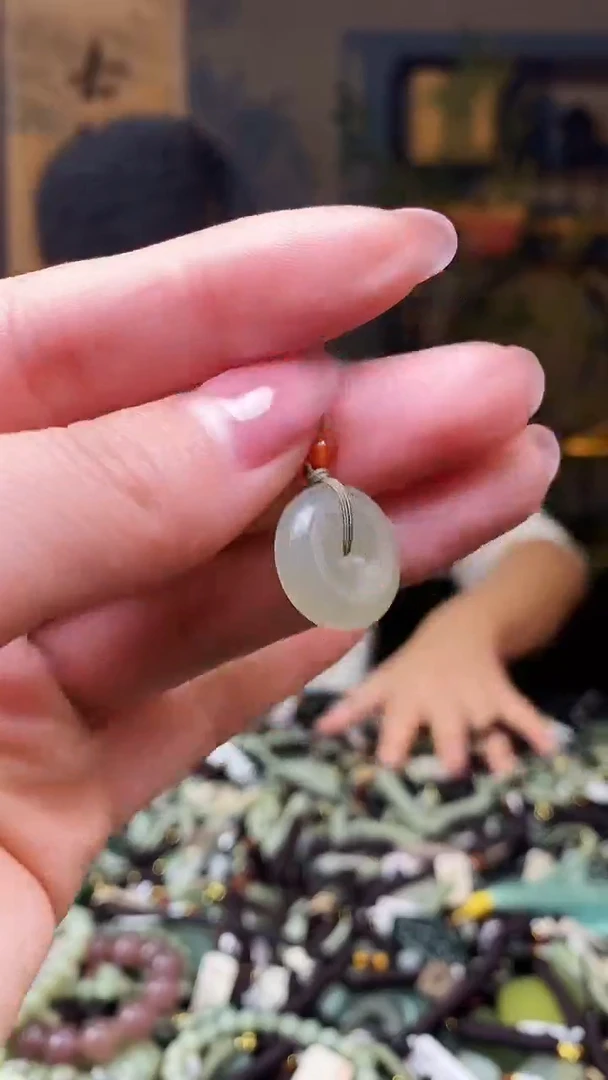 颈饰未镶嵌和田玉多样性发货，拍一发一