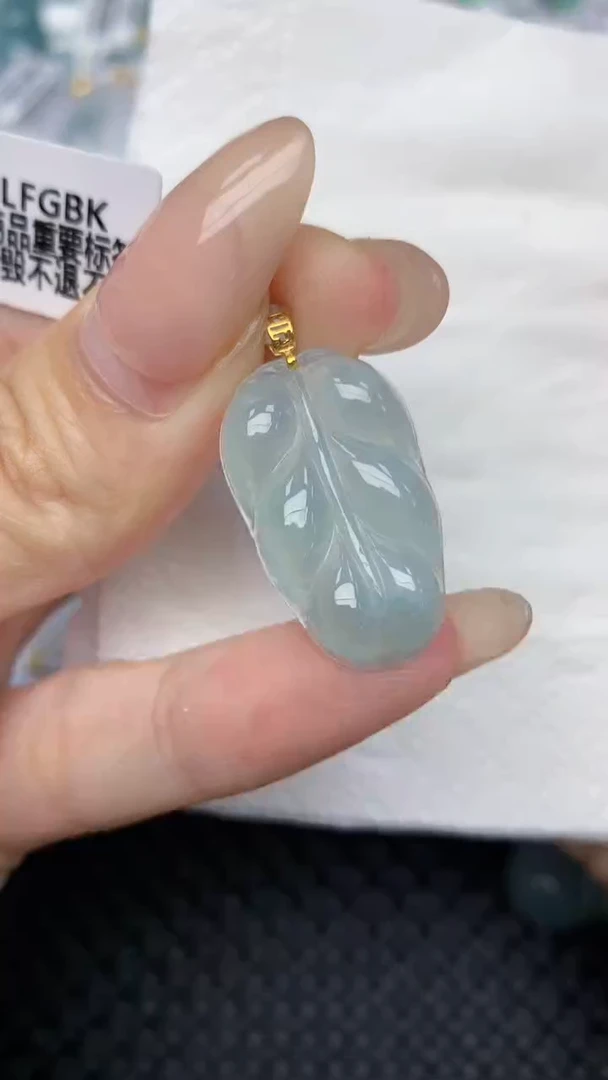 翡翠18K金镶嵌颈饰天然翡翠a货