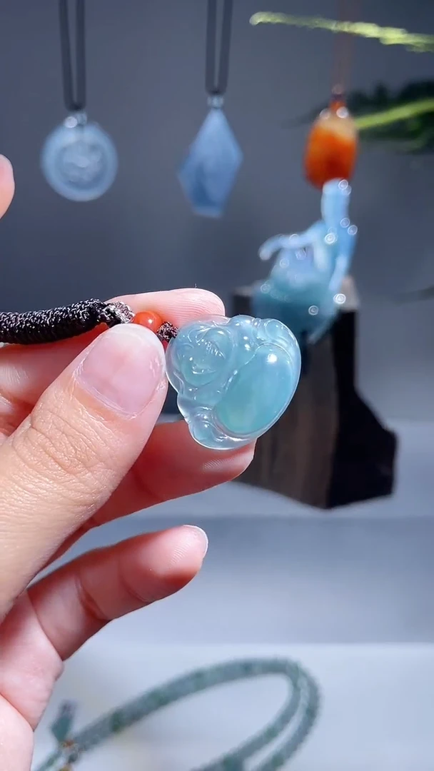 颈饰未镶嵌翡翠佛公