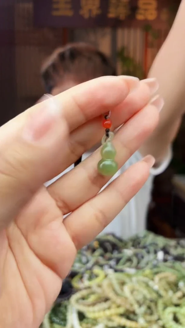 和田玉未镶嵌颈饰拍一发一