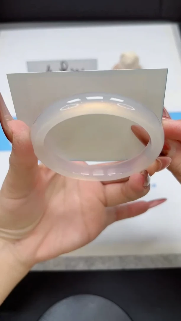 【闪购商品】石英质玉手镯未镶嵌129/63.2荔枝