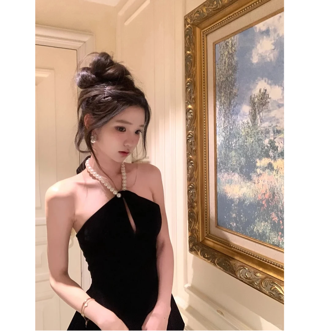 【璀璨人生】珍珠挂脖后背蝴蝶结丝绒连衣裙短裙高级感毛毛外套套装