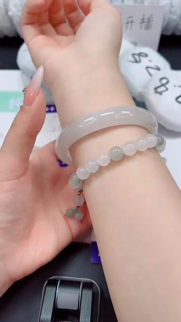 石英质玉手镯未镶嵌200-60/61