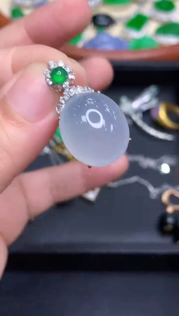 颈饰18K金镶嵌翡翠604-中国好珍宝