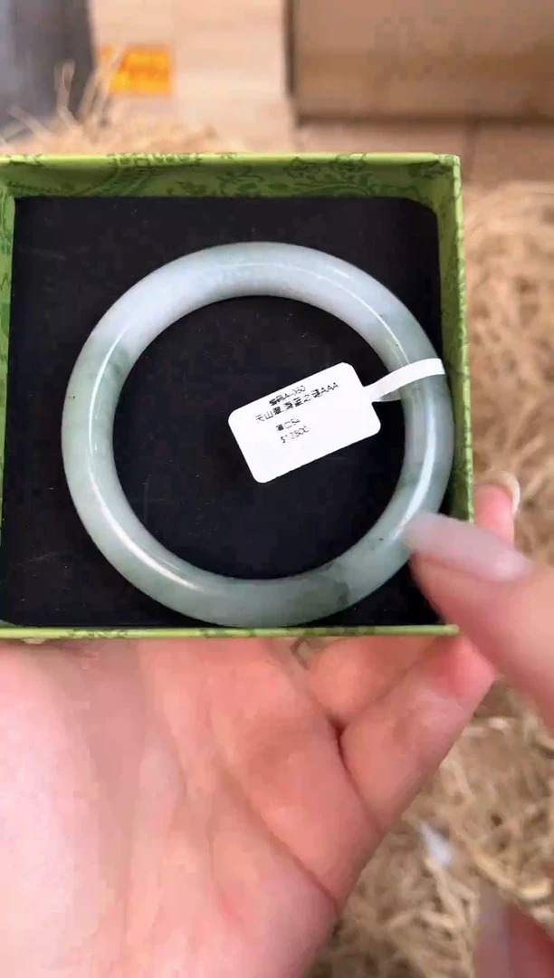 未镶嵌手镯石英质玉A-050