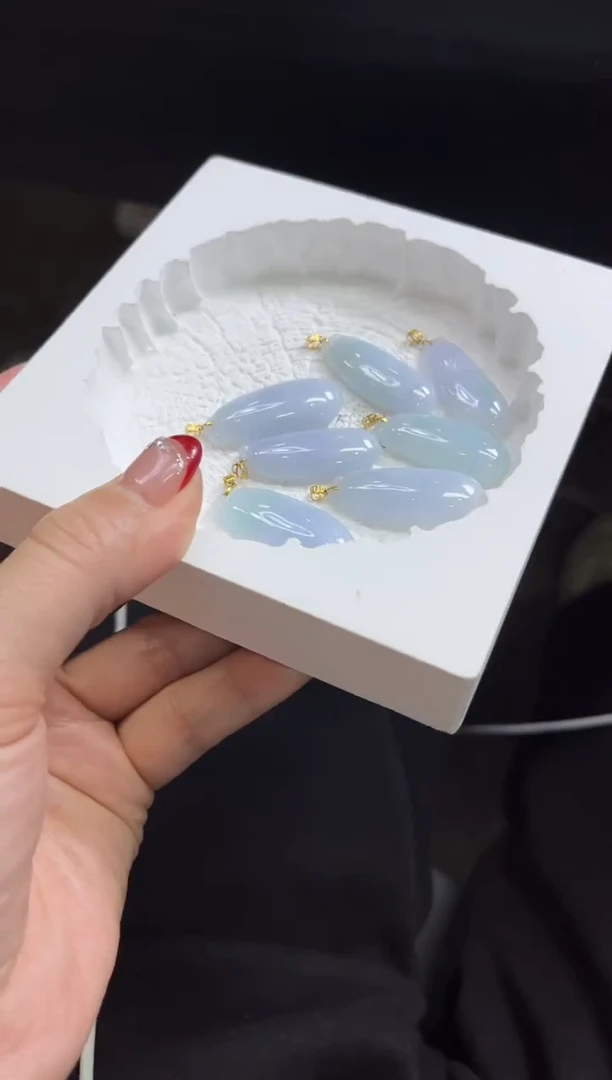 【闪购商品】翡翠颈饰18K金镶嵌L11多样性发一件/配绳子