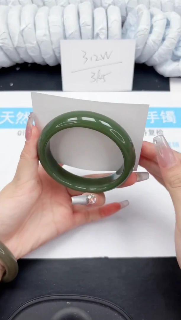 【闪购商品】石英质玉手镯未镶嵌614-65