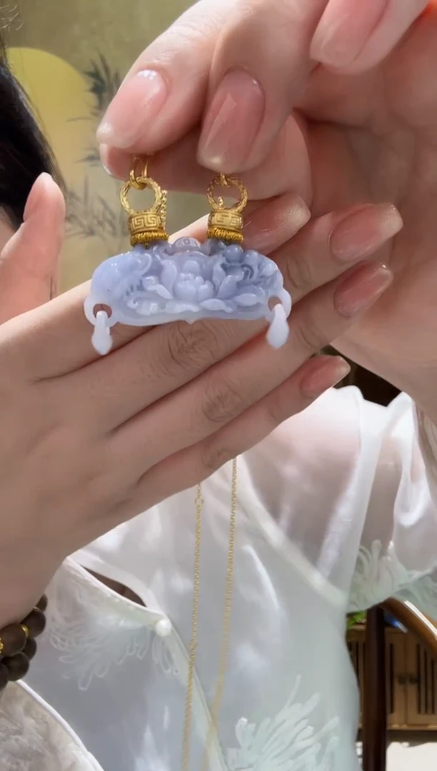 颈饰未镶嵌翡翠吊坠