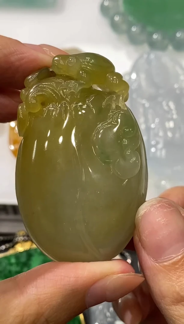 未镶嵌挂件翡翠373187    多人