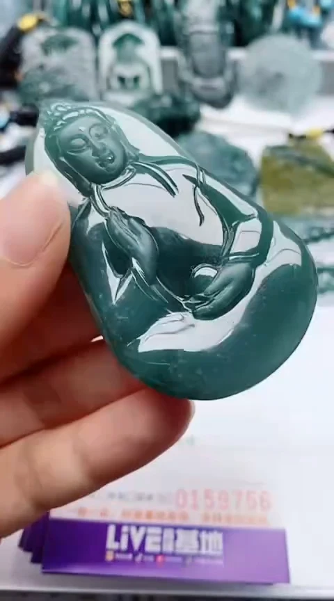 翡翠未镶嵌颈饰