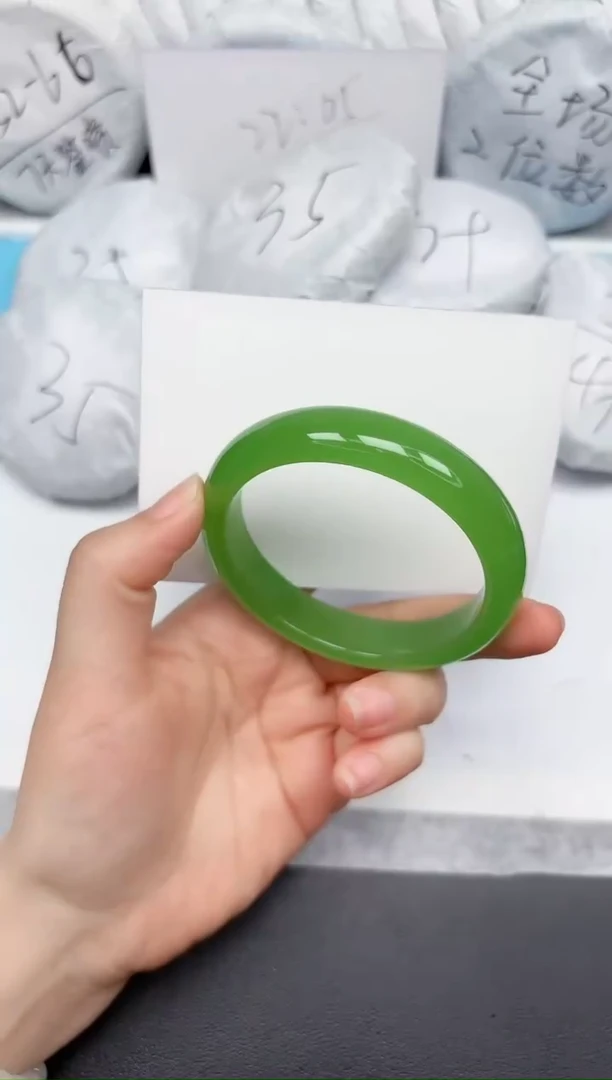 未镶嵌手镯石英质玉107-56.1