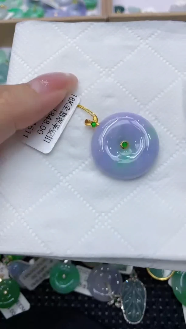 翡翠18K金镶嵌颈饰1111111111