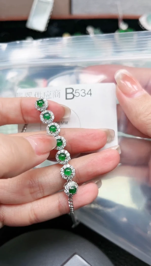 【闪购商品】翡翠颈饰未镶嵌534赠皮绳