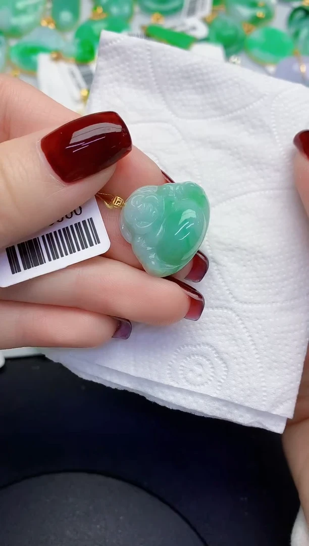 颈饰18K金镶嵌翡翠缅甸天然翡翠A货