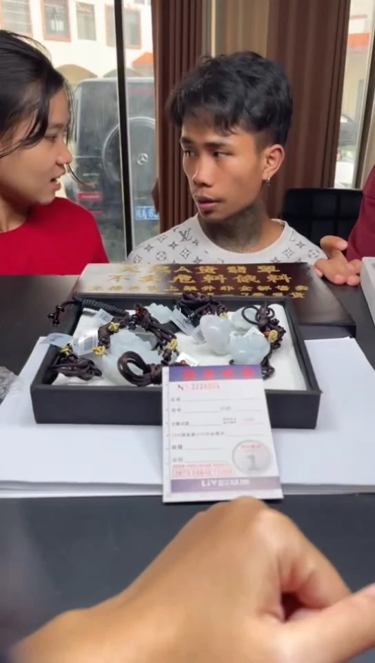 翡翠挂件未镶嵌多样性发其一拍一发一8504