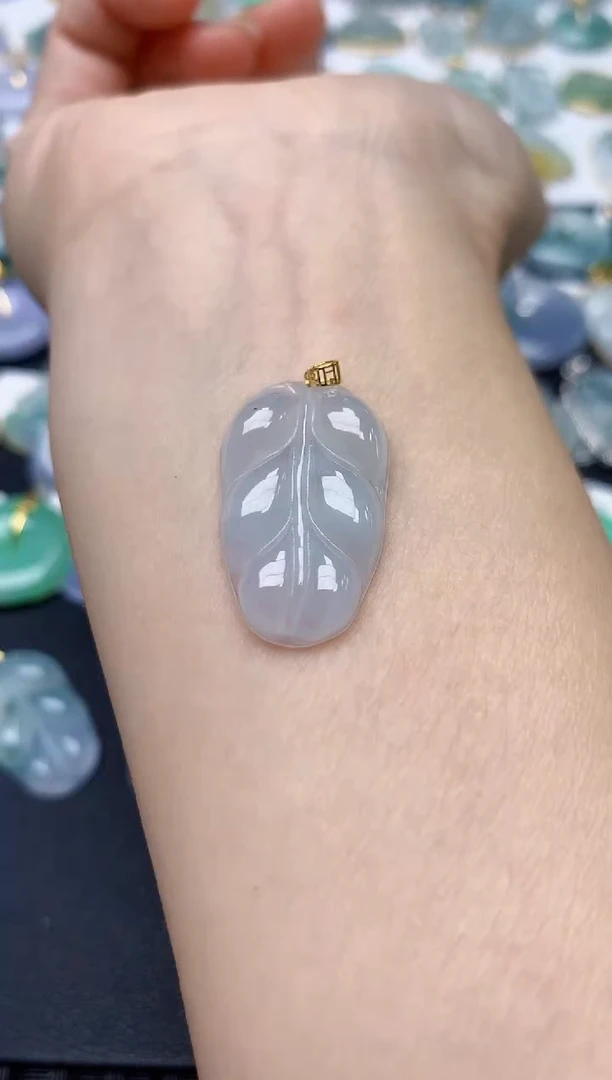 翡翠18K金镶嵌颈饰天然缅甸A货翡翠