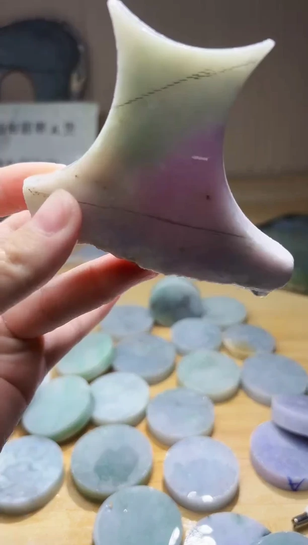 翡翠未镶嵌颈饰翡翠A货 姜谭462