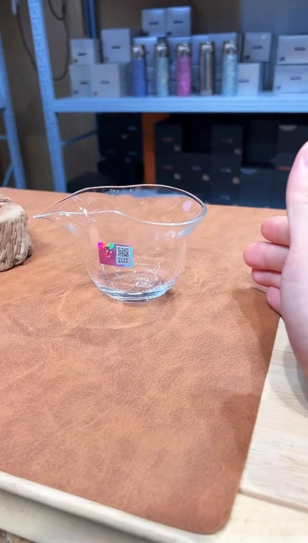 禾器福拢透明公道杯