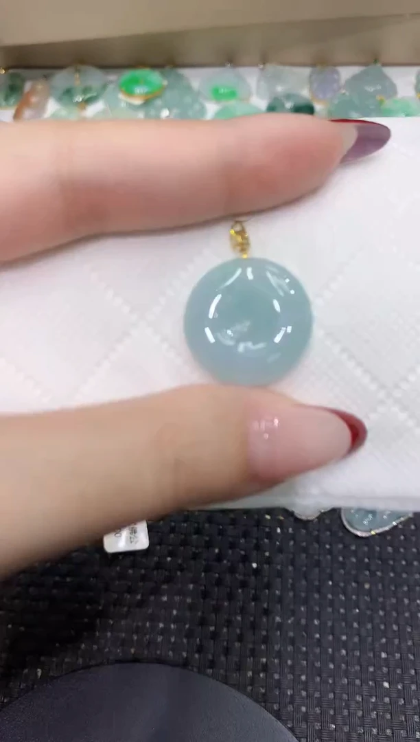 颈饰18K金镶嵌翡翠1111111111