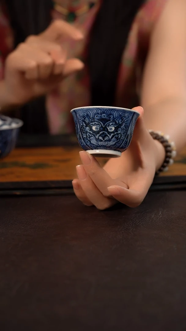 研山琢器三思而行撇口杯