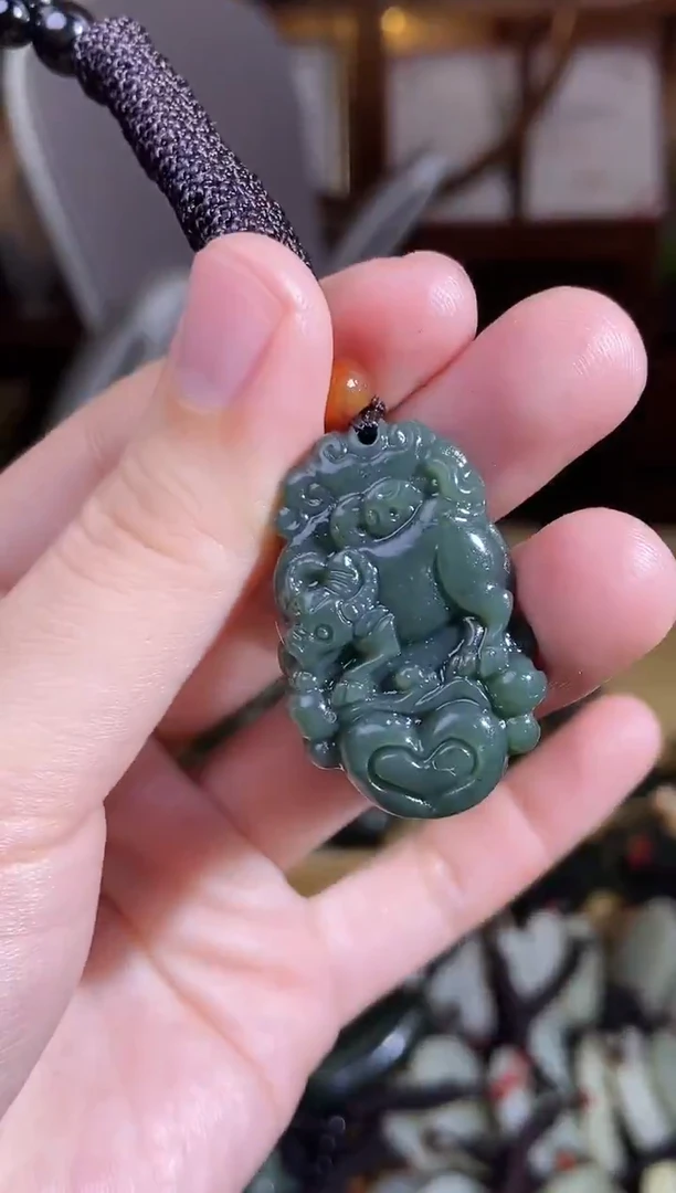 颈饰未镶嵌和田玉1