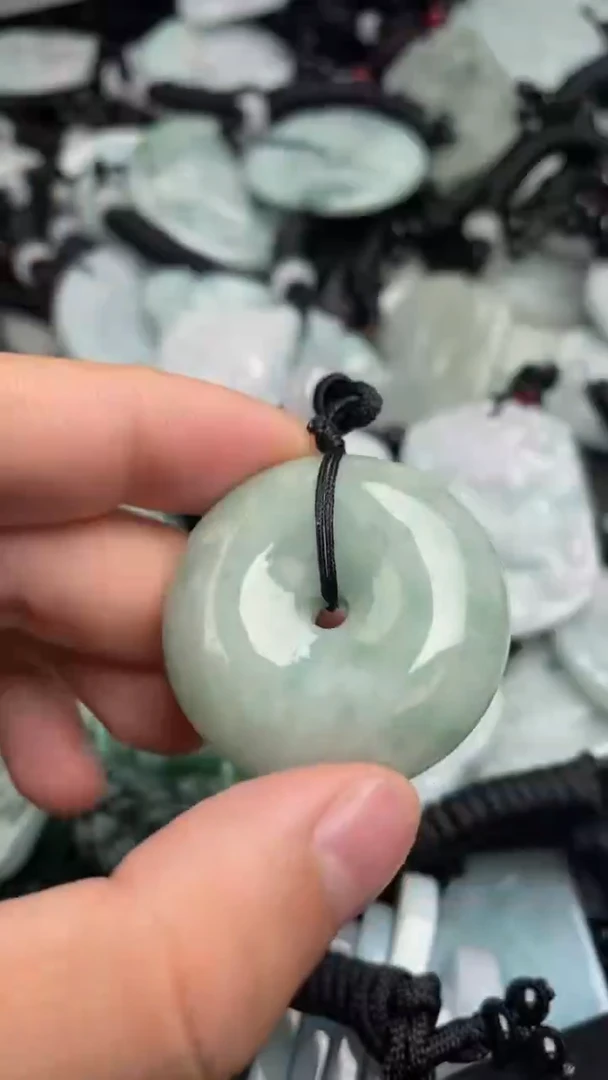 翡翠未镶嵌吊坠(不含链)1