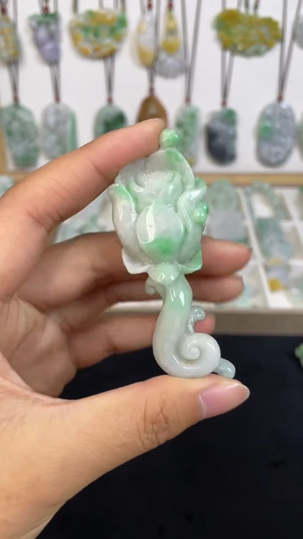 颈饰未镶嵌翡翠1