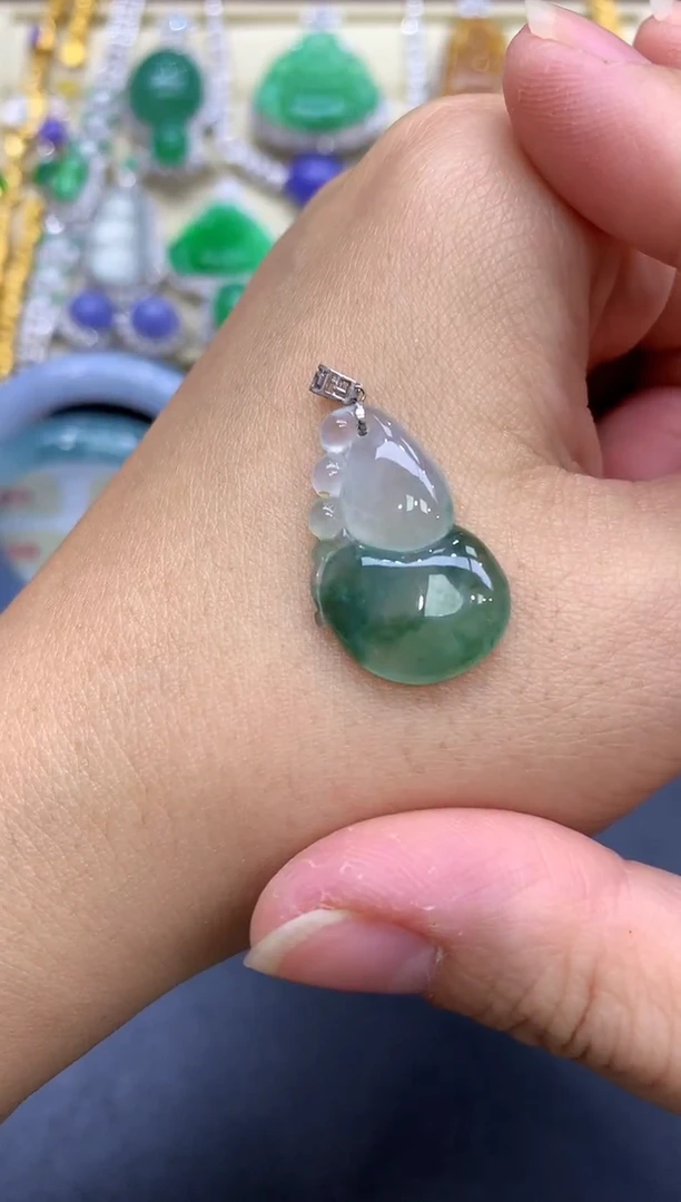 颈饰18K金镶嵌翡翠53-中国好珍宝