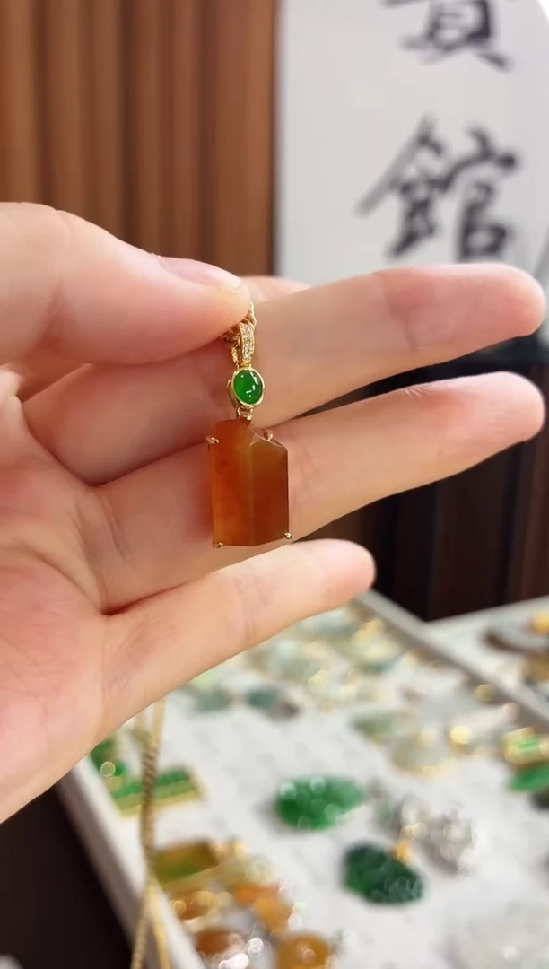 吊坠(不含链)18K金镶嵌翡翠吊坠