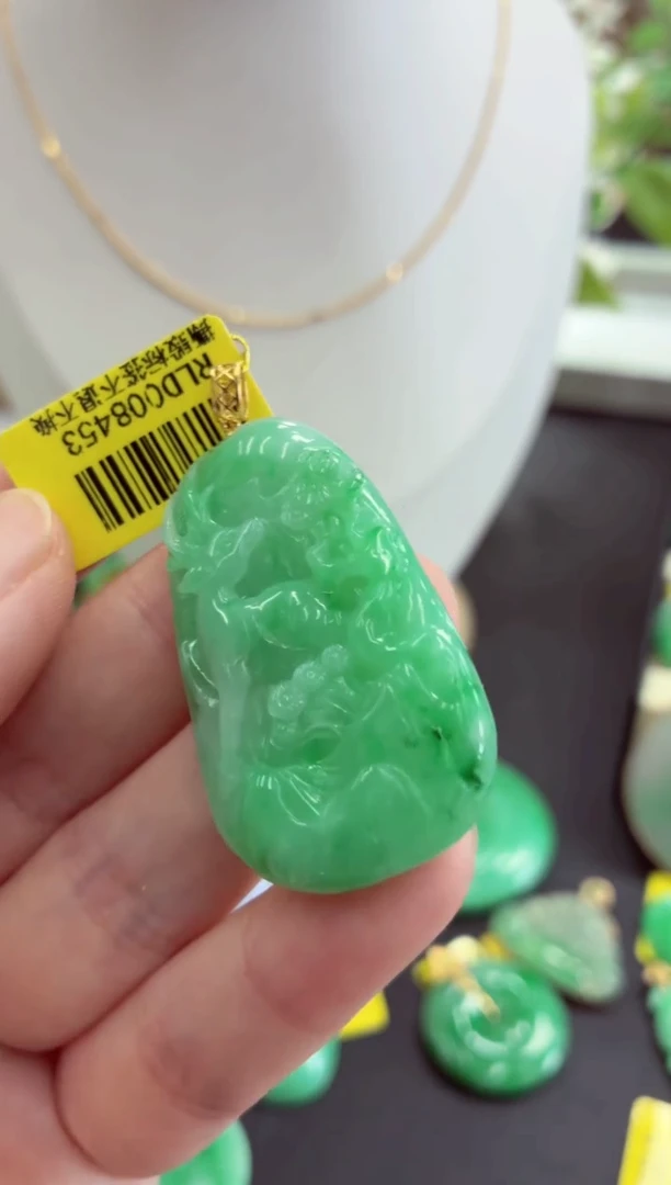 吊坠(不含链)18K金镶嵌翡翠挂件