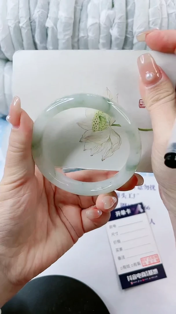【闪购商品】石英质玉手镯未镶嵌0682871749-62