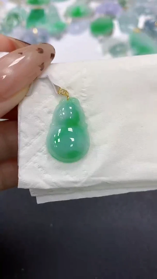 颈饰18K金镶嵌翡翠a货假一赔三支持复检百元上9元证书费自理