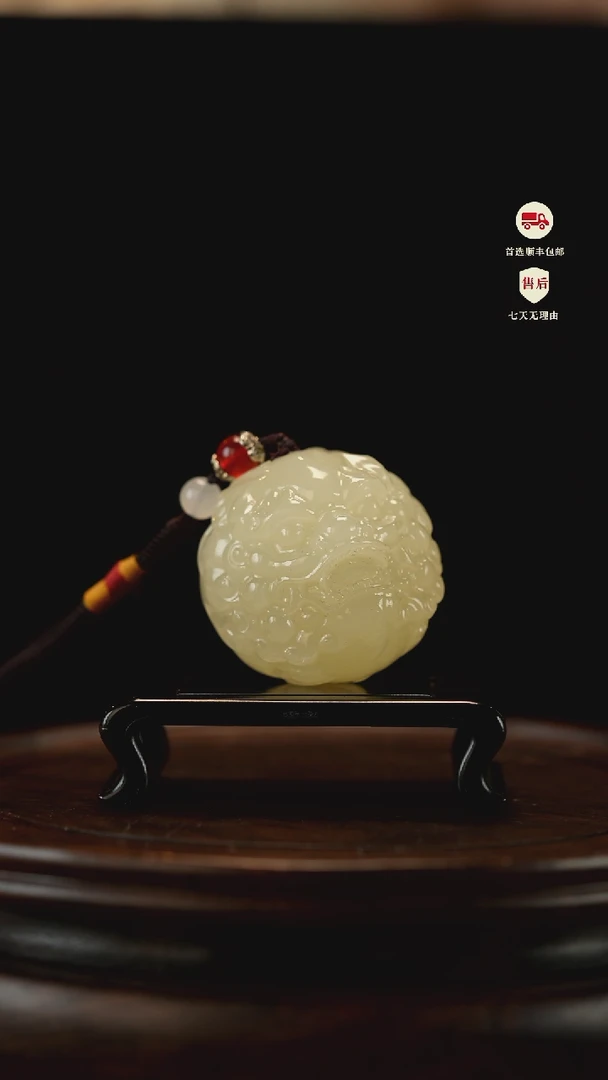 云南石一****3竹叶青雕刻：醒狮貔貅手把件
