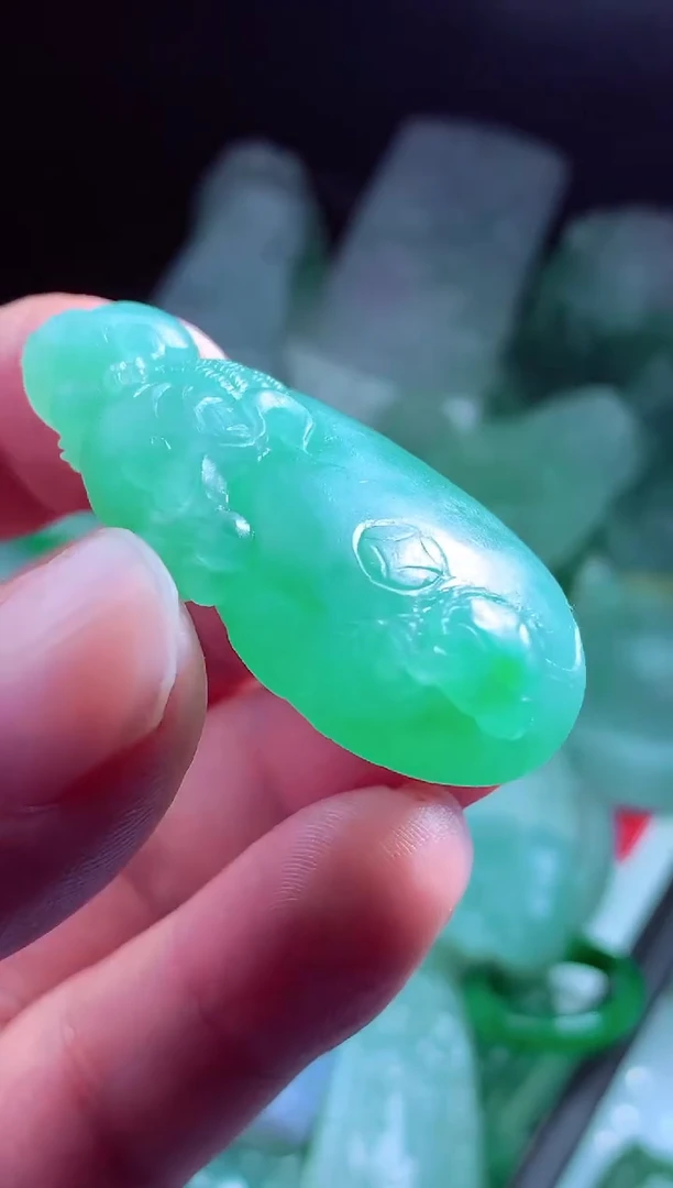 未镶嵌定制翡翠董*#翡翠毛货定制