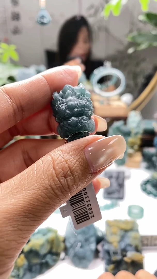 定制翡翠未镶嵌烈**狼翡翠毛货不退不换7.2