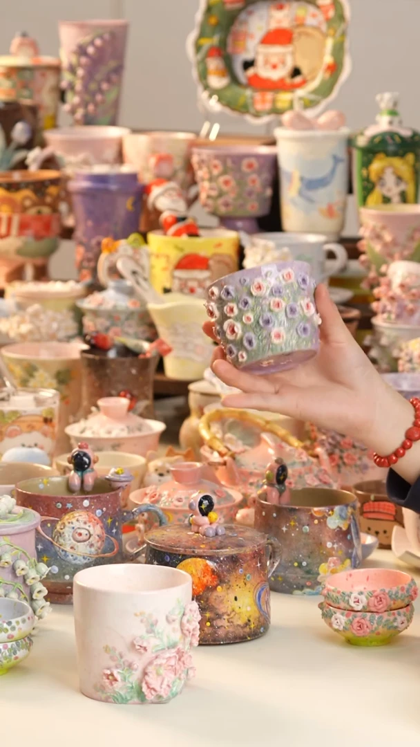 摆件陶景德镇釉下彩手绘设计师款陶瓷