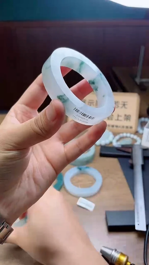 定制翡翠手镯未镶嵌定制
