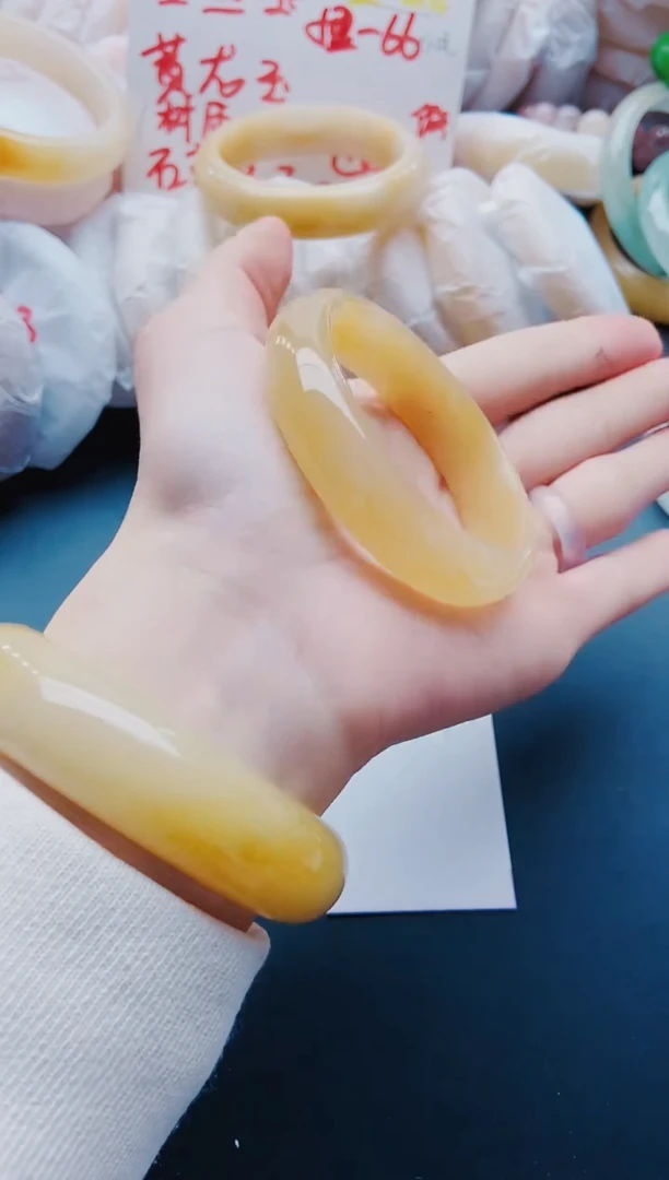 【闪购商品】石英质玉手镯未镶嵌H107-54-55