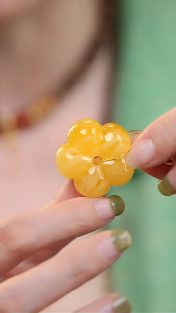 蜜蜡颈饰未镶嵌花花