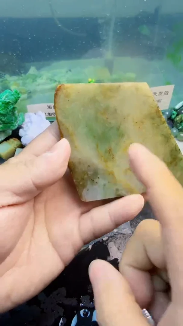 翡翠挂件未镶嵌天然翡翠079