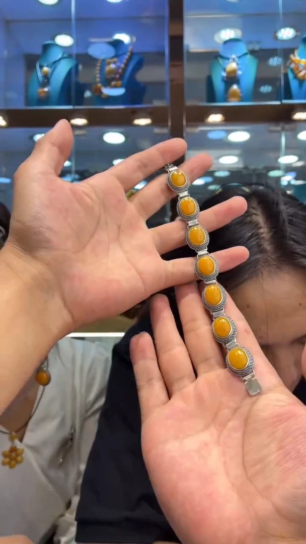 银S925镶嵌蜜蜡手链噶玛珠宝