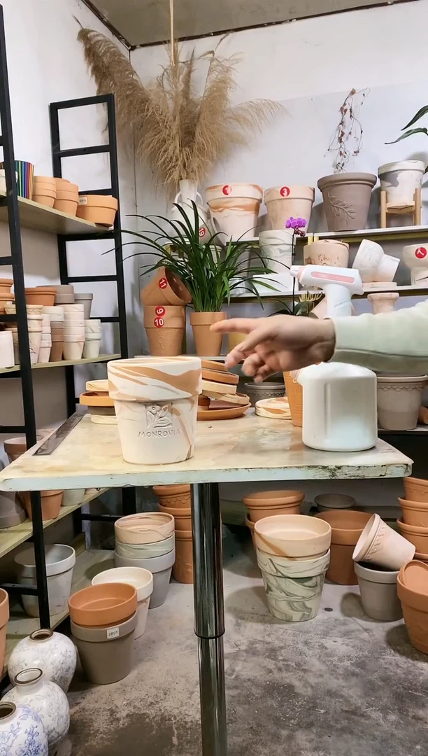 【闪购商品】红陶14.5*16玛奇朵反比例 1盆无托