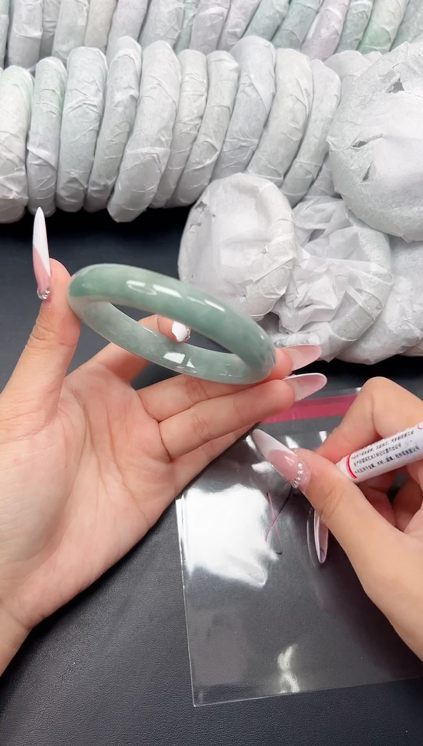 精品手镯，一物一拍E-010