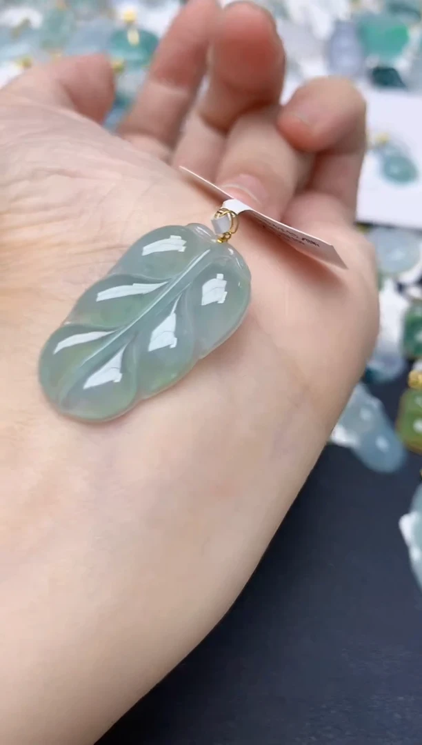 颈饰18K金镶嵌翡翠天然缅甸A货翡翠