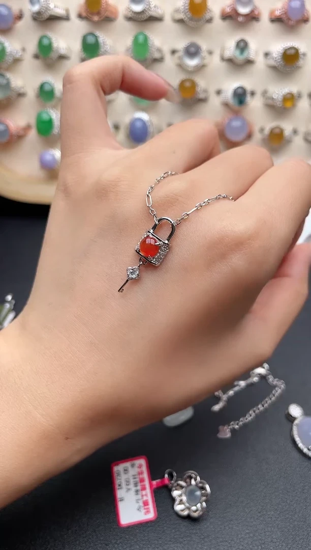 【闪购商品】翡翠颈饰银S925镶嵌一物一证一礼盒