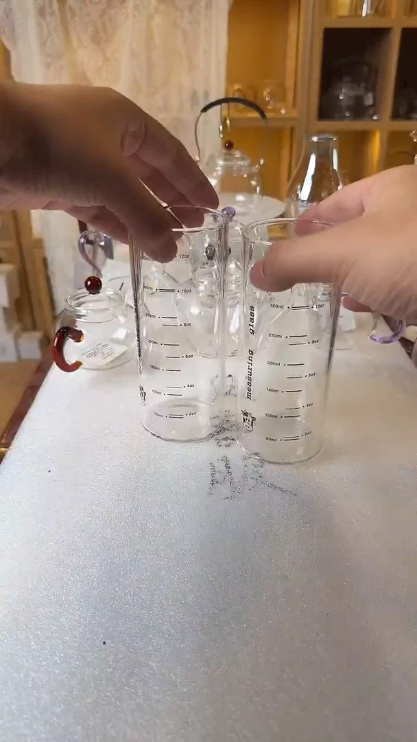 牛奶杯2只。。。。。。。