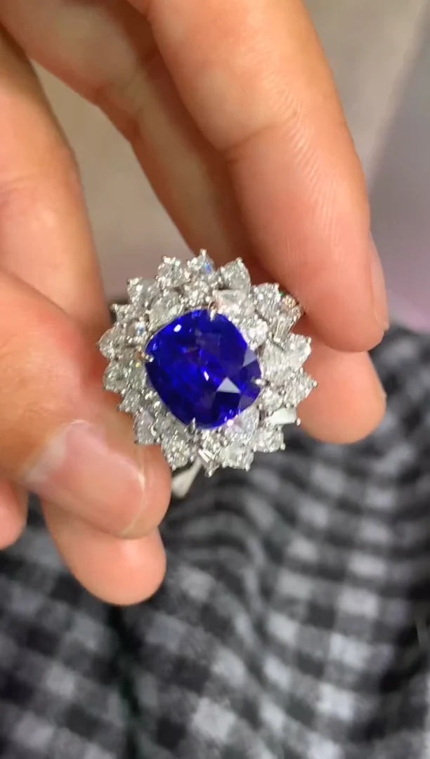 戒指蓝宝石18K金镶嵌5.03CT